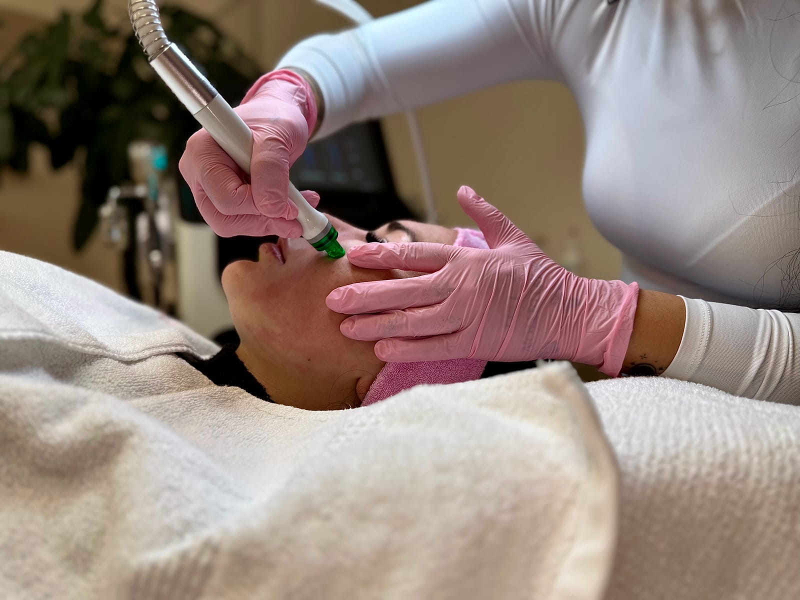 AquaFacial-Behandlung in der Ästhetikoase in Ebikon bei Luzern